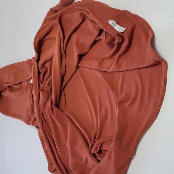 Athleta Purina Wrap Sweatshirt Size medium. - Picture 4 of 15